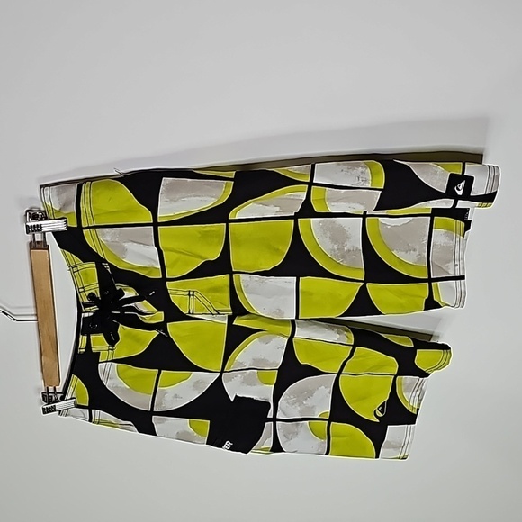 Quicksilver green and black 31" waist swim shorts - Picture 2 of 6